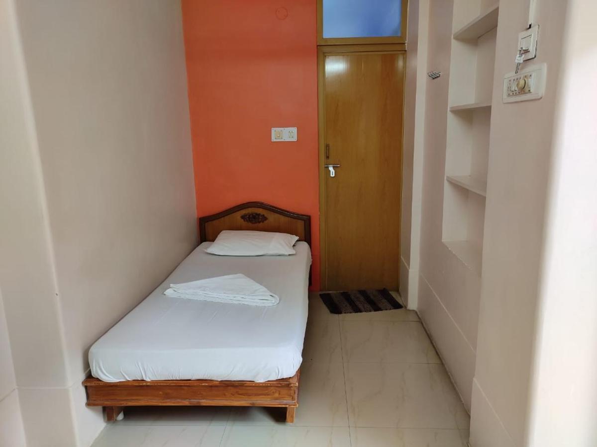 Sibi Lodge Coimbatore Esterno foto
